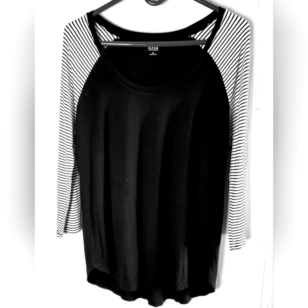 Ladies ana top, sz medium